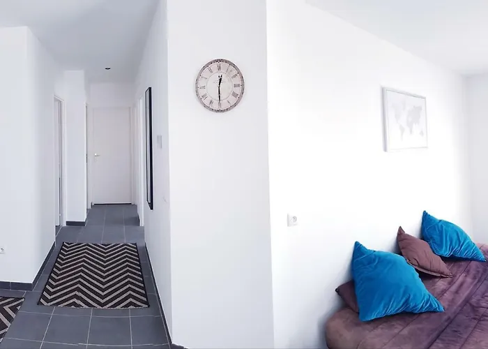 Bienvenue A Bordeaux! Beychac-et-Caillau